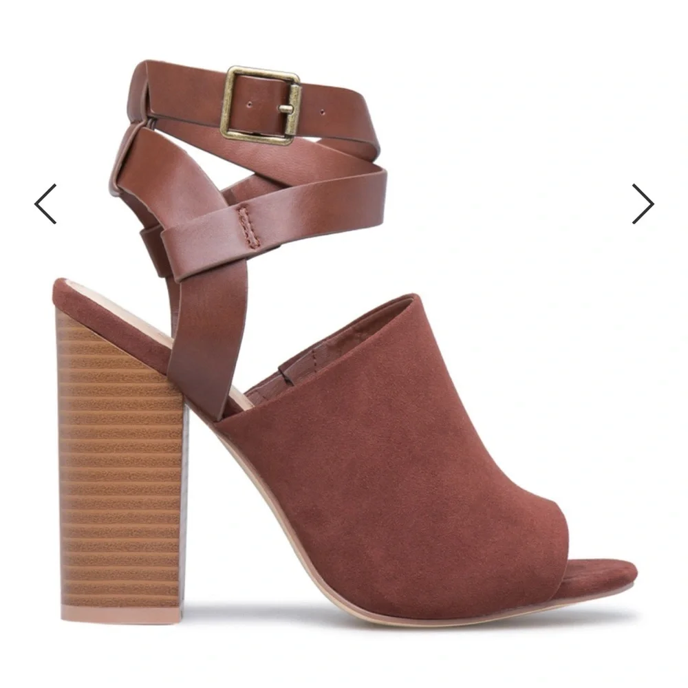 Shoe dazzle Ella Brown Strappy Women's stacked block Heels size 8